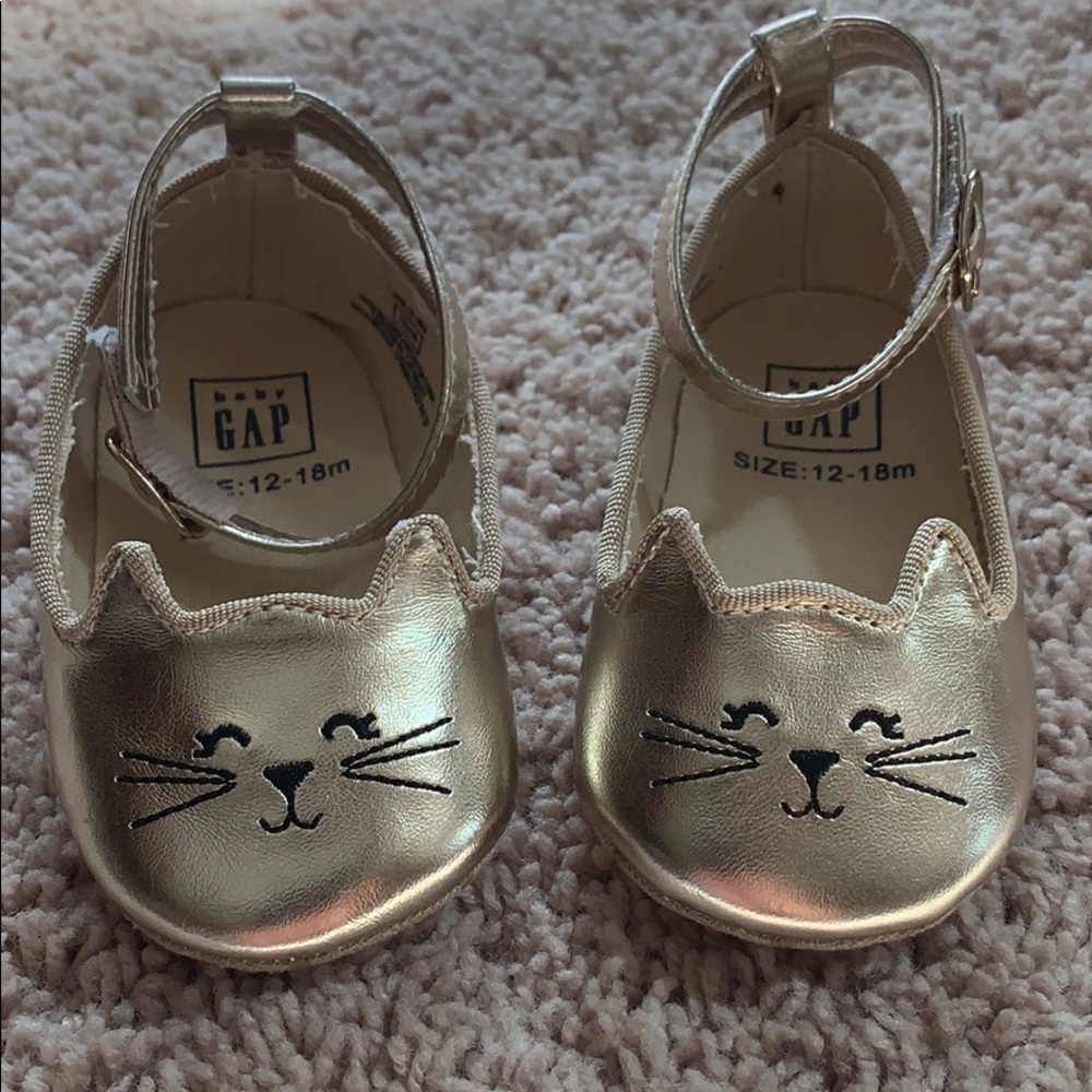 Baby GAP kitten shoes size 12-18 mo